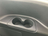 3列目ドリンクホルダー