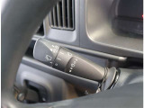 『1台』のお車に対して、3名体制で日々議論を重ね仕入れを行っております。