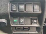 バックドアの開閉は電動の為、運転席やリモコンキーで操作ができます。