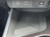 ☆USB接続もついています 携帯などの電子機器の充電にも使えて便利です ☆