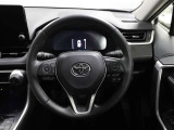 各操作スイッチなどもハンドルから手を放すことなく操作可能で安全運転に支援いたします!