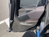 ドア内張りも良好な状態です。