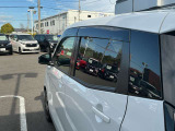 外から車内が見えにくいプライバシーガラス