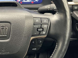 右側のステアリングスイッチではトヨタセーフティセンスなどの運転支援系と、オーディオの操作が出来るようになっています!