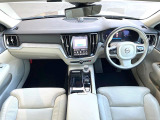 V60 ウルトラ T6  AWD プラグインハイブリッド 4WD 