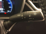 ライトスイッチです。「AUTO」にすると外の明るさに応じてスモールライト・ヘッドライトが自動でON・OFFします。夕暮れ時や屋内駐車場、トンネルなどに便利です。フォグランプもON・OFFできます。