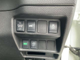 各種、多機能なスイッチが、運転席右側に配置されております。