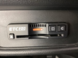 ハンドルの右下にETC2.0がついています。高速道路の料金所の通過も楽々です!。カードの取り出しもしやすい場所についています。