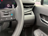 ハンドルにはプロパイロットのスイッチがあります。高速道路の単調な渋滞走行と長時間の巡航走行で、アクセル、ブレーキ、ハンドルの操作を車がアシスト。ドライバーの負担を軽減します。