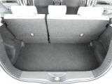 開口部の広いラゲージスペースは、ゴルフバックなどの荷物もラクラク積み込めます。
