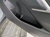パワーウィンドウのスイッチですよ。運転席に居ながら窓を開け閉めのコントロールできます。