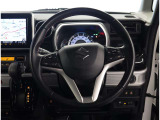 ハンドルから手を放さずに操作出来ますので、安全運転にもつながりますね