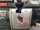 ベッドキット等の車中泊用アイテムの取り付けも実績多数ございますので、お気軽にご相談ください!