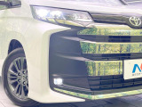 【LEDヘッドライト】悪天候や夜間走行時も良好な視界を確保し安心して運転できる高輝度LEDヘッドライトを装備!点灯速度が早く、消費電力も抑えられています。