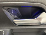 メモリー付き電動シートも装備されておりますのでシート位置を3パターン記憶できます。