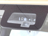 【スズキ セーフティサポート】走行中に前方の車両等を認識し、衝突しそうな時は警報とブレーキで衝突回避と被害軽減をアシスト。より安全にドライブをお楽しみいただけます。