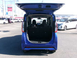 荷室広々。後席を倒して大きい荷物や長い荷物の積み込み可能に。