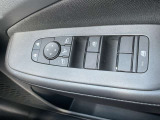 パワーウインドウスイッチです。運転席はオート機能付きです。