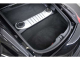 搭載されるのは、出力325ps、トルク37.7kgmを発揮する3.4L水平対向6気筒自然吸気エンジン。アクセル操作に対する鋭いレスポンスと、自然吸気エンジンならではの滑らかな吹け上がりが魅力です。
