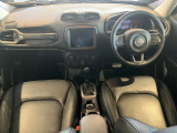 長年乗っても飽きがこないJeepのデザインとなっております。