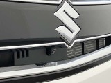 【全方位モニター用カメラパッケージ装着車】クルマの前後左右に4つのカメラを設置。対応ナビゲーション(販売会社装着アクセサリー)を装着すれば、クルマを真上から見たような映像などを映し出す全方位モニターに