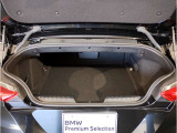 【トランクルーム】十分な容量を確保したトランクルーム。環境へ配慮したスペアタイヤ非搭載のBMW。その分、トランクスペースを有効活用できる様にしてあります。