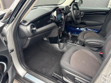 ◆LIBERALAは、輸入車選びの新たなスタイルを提案するインポート・セレクト・ブランドです。オーナー様となる方がクルマから直接感じる感性を第一にした、最良の一台との出会いをコーディネートいたします。
