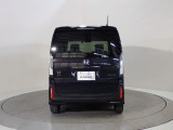 Nシリーズは、HONDA独自のセンターレイアウト燃料タンクで、重量バランスも良く、フロアがとても広く使えるので、見た目以上の車内空間を実現しています。