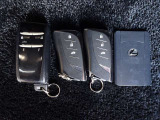 【スマートキー】人気装備のスマートキー付!荷物を持っている時や手が空いていない時に、カバンやポケットに入れたままでも鍵の開閉が出来ます♪