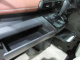 インストスライドボックス ティッシュボックスがまるまる一つ入るボックスです運転席からも開け閉め可能です