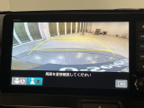 リアカメラ付で、後方をナビ画面で確認。車庫入れも安心です。もちろん、バックギアと連動しています。