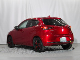 アドバンストキーを携帯しているだけで、ドア、トランクの施錠/開錠が行えます。雨の日や荷物で手が塞がっている時に、特に助かる快適な装備です。