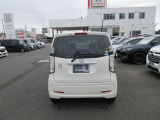 当店の展示車は、プロの業者にボディーの磨きやルームクリーニングをしておりますので、とてもきれいな状態です。ぜひ、ご来店いただきましてお確かめ下さい。