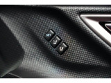 運転席のシートポジションメモリー機能は、登録済みの運転者と交代しても、シートポジションの変更の手間がかかりません。