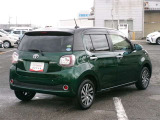明るく広々、落ち着いた店内では、中古車のご検討・ご購入のほか、携帯電話(au)の購入等、様々なご相談に幅広く応えていきます♪