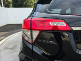 後続車からの視認性に配慮したテールライトを装備しています。