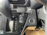 ☆ 【電動パーキングブレーキ】 オートホールド機能で信号待ちなどでブレーキを踏み続けなくても、代わりにブレーキをかけ続けてくれます 右足の疲れがまったく変わります ☆