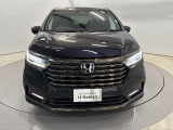 重厚感のあるフロントグリルは高級感を醸し出してくれます。是非一度現車をご覧ください!