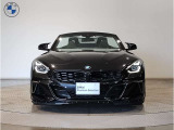 【キドニーグリル】BMWは約90年もの間、ほぼ全ての車両にひと目でBMWだと分かるこの特徴的なフロントグリルが備えられ、デザイン・アイコンとして親しまれてきました。