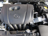 24Vマイルドハイブリッドで爽快な走りを実現する「e-SKYACTIV-G 2.0」。高効率エンジンと電動化技術の組み合わせにより、燃費性能とアイドリングストップ機能をさらに向上させました。