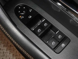 電動格納式ドアミラー・パワーウインドウを装備しています。