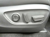 細かいシート調整が可能なパワーシート搭載のお車になります★