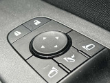 電動格納ミラーは駐車時や狭いとこなどやっぱりあると便利ですよ。