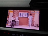 フルセグのTVチューナーが装備されておりますので、渋滞の中やご家族の送迎の待ち時間などでも退屈することなくお過ごし頂けます。