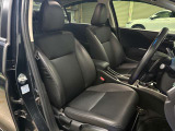 クッション性とホールド性の高い運転席・助手席シートとなっております♪