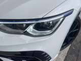 ●LEDヘッドライト:高寿命LEDヘッドライトで、安全運転を支える良好な視界を!