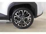純正18AW!タイヤサイズは215/850R18になります♪