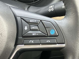 プロパイロットを装備☆アクセル、ブレーキをコントロー ルして前のクルマとの車間距離を保つ手助けをします。 白線を検知し、ハンドルをコントロールして直線道路、カーブにおいても運転支援してくれます!!