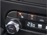 【シートヒーター】寒い日に重宝するシートヒーター。エアコンより早く芯から温めてくれるので寒がりの方も安心です。エアコンの温風は乾燥するから苦手、という方にもをおすすめです。
