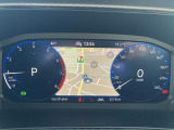 【Digital Cockpit Pro】基本の速度計とタコメーターの表示に加え、中央にドライビングデータやマップなどを少ない視線移動で視認できます.
